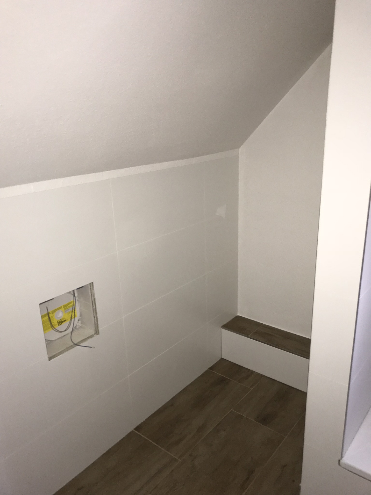 Komplettsanierung eines Badezimmers in Heilbronn im bewohnten Zustand vorher